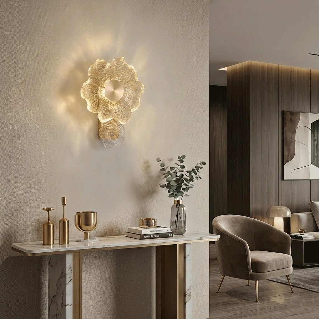 Luxury Art Deco Golden Wall Sconce, Exquisite Hammered Glass Petals Floral Light Fixture, Elegant Gold Tone Flower Lamp, Vintage Decorative Sconce for Bedroom, Hallway and Living Room