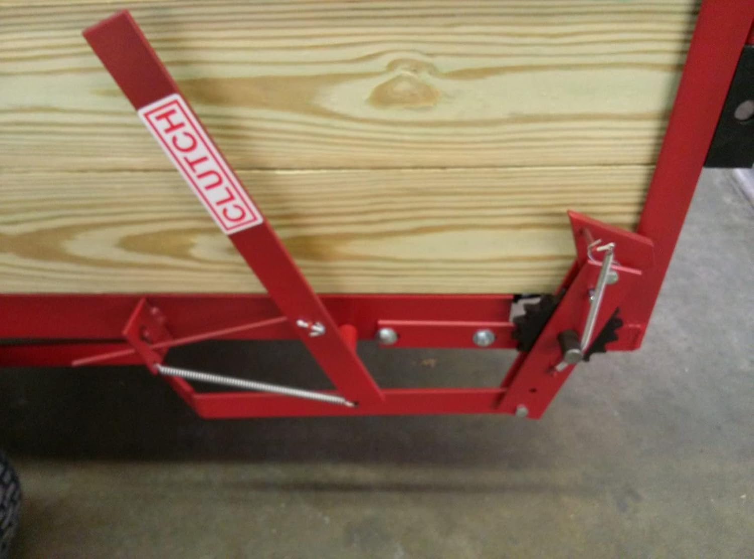 Model 600 25 Bushel Tow Behind Ground Driven Horse Manure Spreader Can Be Pulled Behind with ATV's, SXS Or Any Lawn Garden Tractors Including Zero Turn Mowers