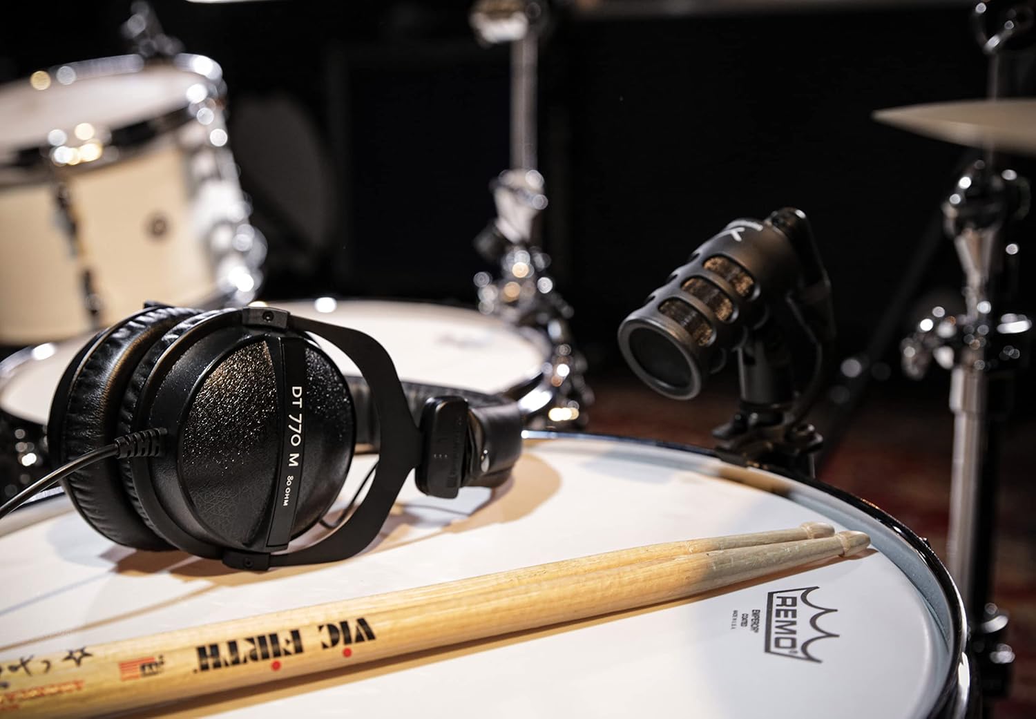 beyerdynamic DT 770 M, 80 Ohm, Closed Back, Over Ear, Wired Professional Studio Headphones, 3 m Straight Cable, Very Tight Fit, Great for Drummers & Front of House. Black w Black Leatherette Ear Pads
