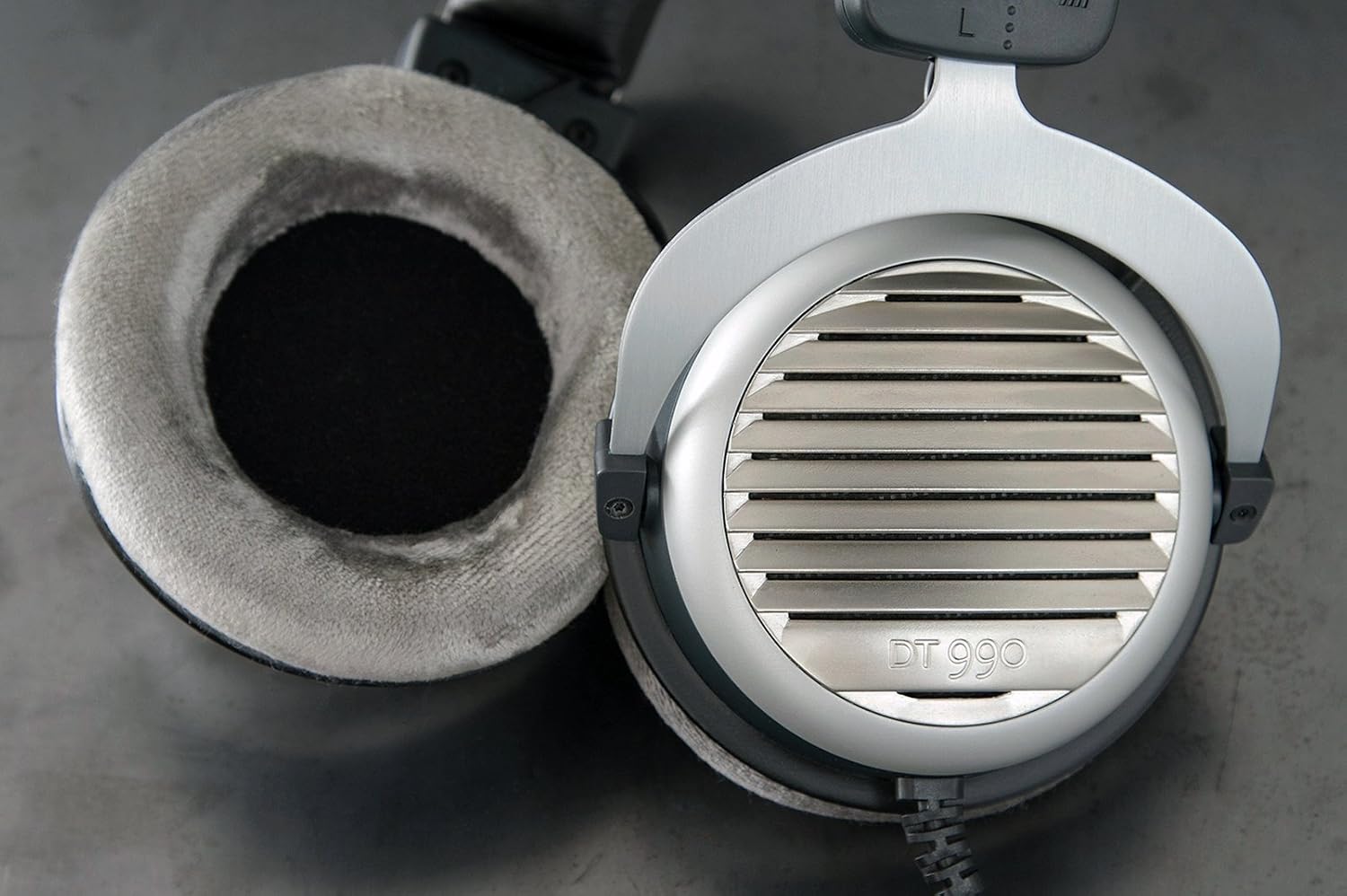 beyerdynamic DT 990 Edition 32 Ohm Over-Ear-Stereo Headphones. Open Design, Wired, high-end, for Tablet and Smartphone