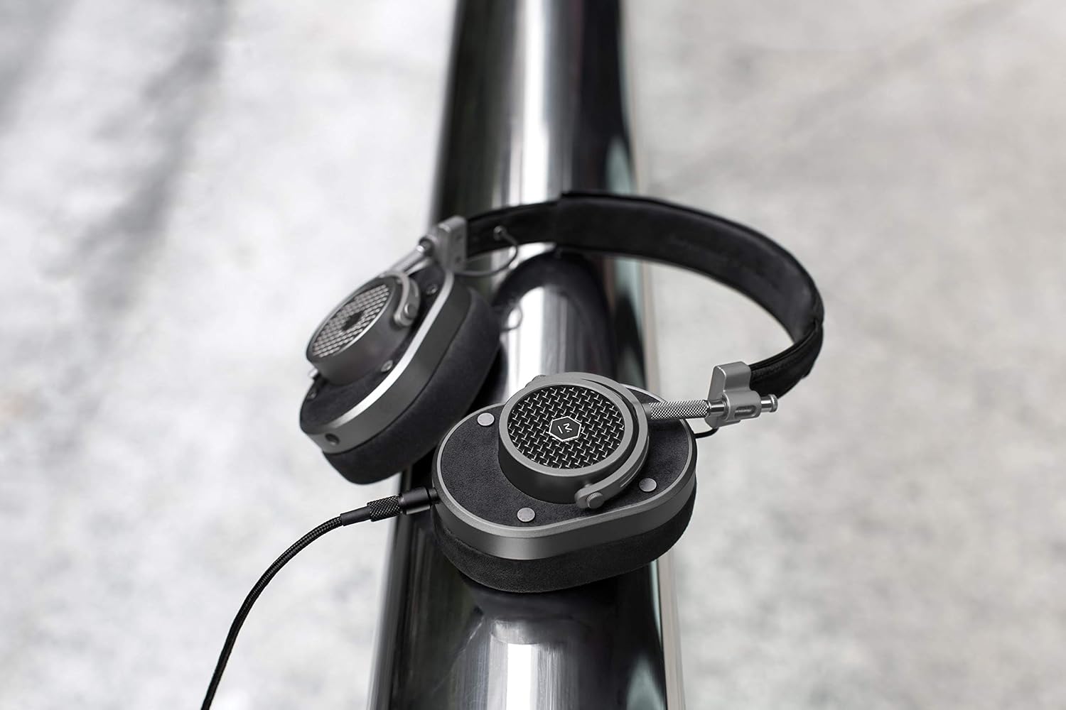 Master & Dynamic MH40 Over-Ear Headphones with Wire - Noise Isolating with Mic Recording Studio Headphones with Superior Sound