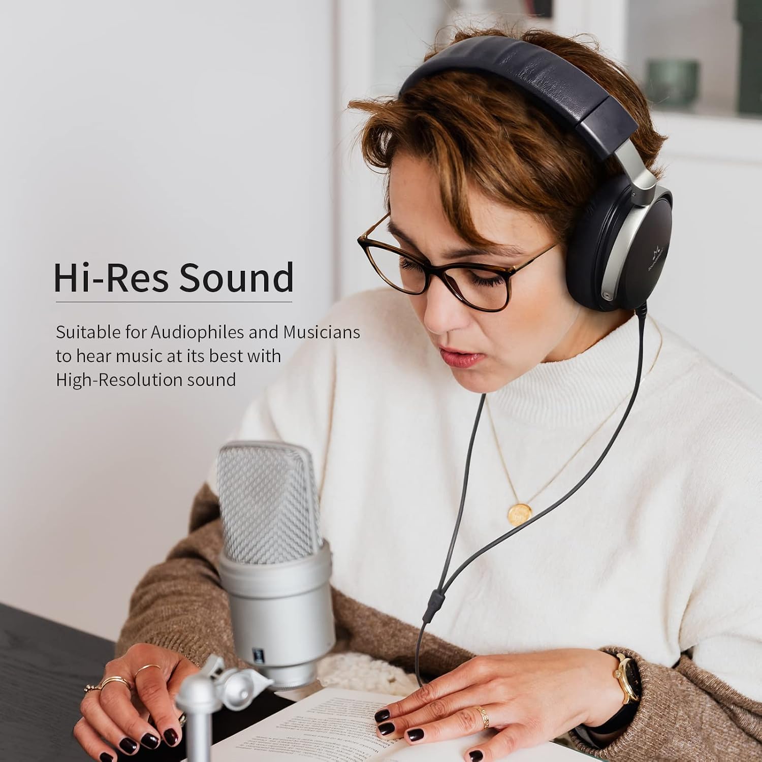 SoundMAGIC HP1000 Over Ear Audiophile Headphones HiFi Stereo Premium Music Headset Wired with Noise Isolation, Closed Back Hi-Res Audio for DJ Studio Professional Monitor for Musician, Black