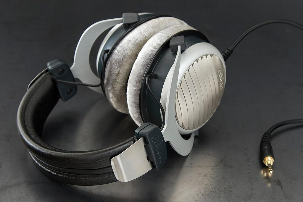 beyerdynamic DT 990 Edition 32 Ohm Over-Ear-Stereo Headphones. Open Design, Wired, high-end, for Tablet and Smartphone