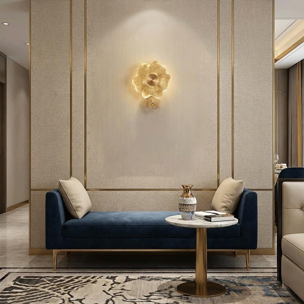 Luxury Art Deco Golden Wall Sconce, Exquisite Hammered Glass Petals Floral Light Fixture, Elegant Gold Tone Flower Lamp, Vintage Decorative Sconce for Bedroom, Hallway and Living Room
