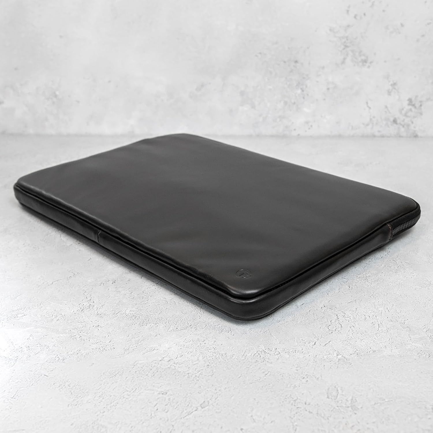Casemade Real Leather Laptop Case/Zipped Folio Bag with Inner Pocket & Wool Lining Compatible with Apple MacBook, HP, Dell, Asus, Levovo (16 Inch - Black)