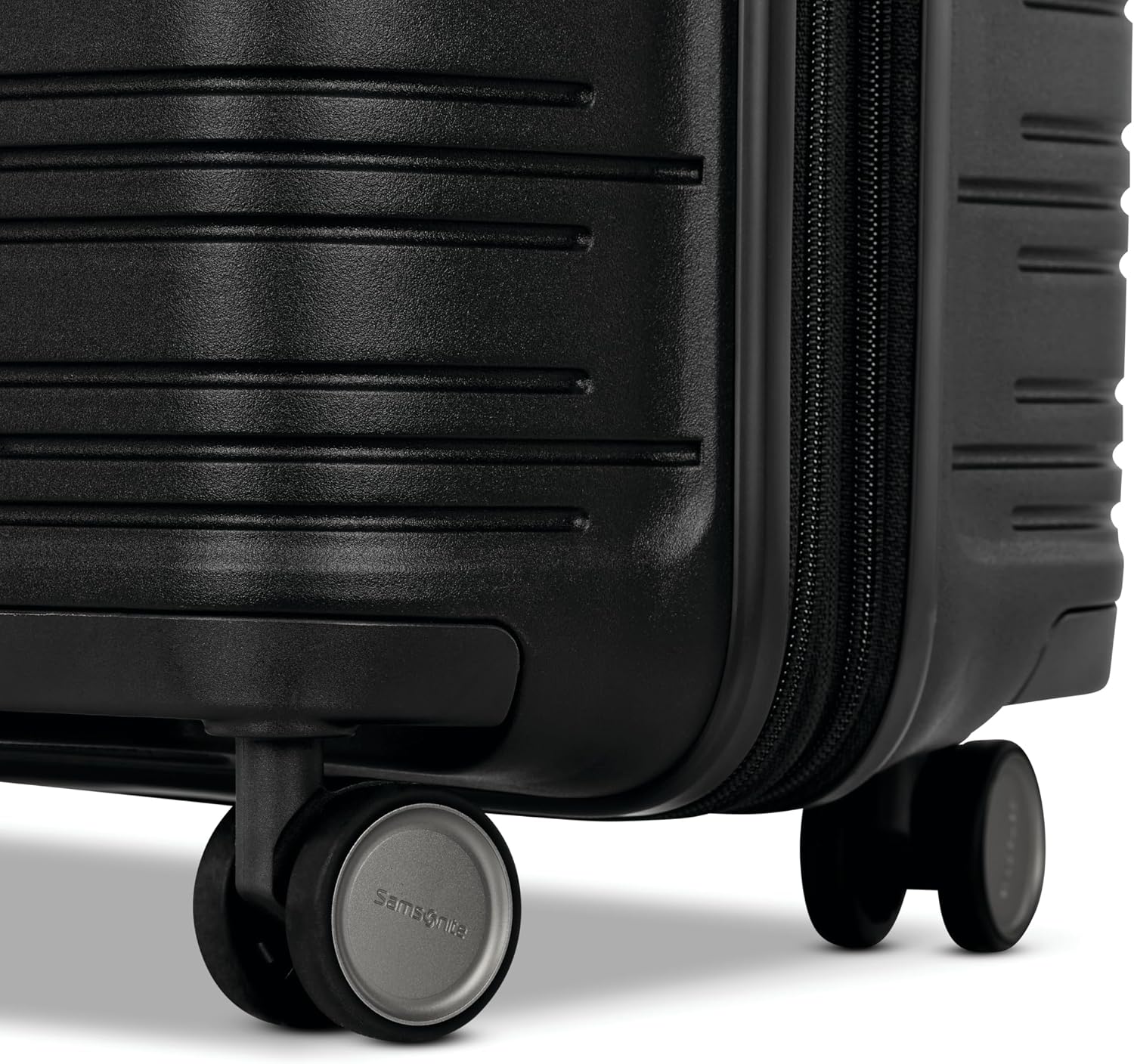 Samsonite Elevation Plus - Medium Hardside Luggage - Scratch Resistant Polypropylene Shell, RightHeight™ Adjustable Handle, Integrated AirTag Holder, TSA Lock, WetPak™ Compartment - Triple Black