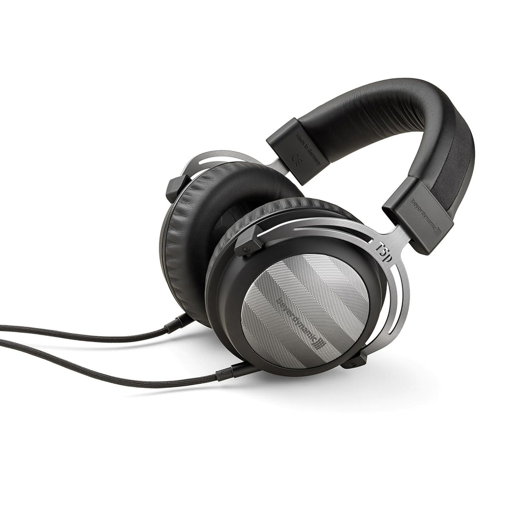 beyerdynamic T 5 p (2nd generation) over-ear stereo headphones. Enclosed design, pluggable cable, high-end