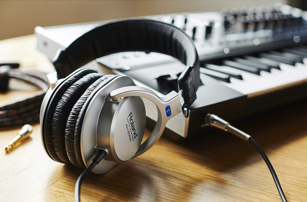 Roland Studio Quality Monitoring Headphones (RH-200S)
