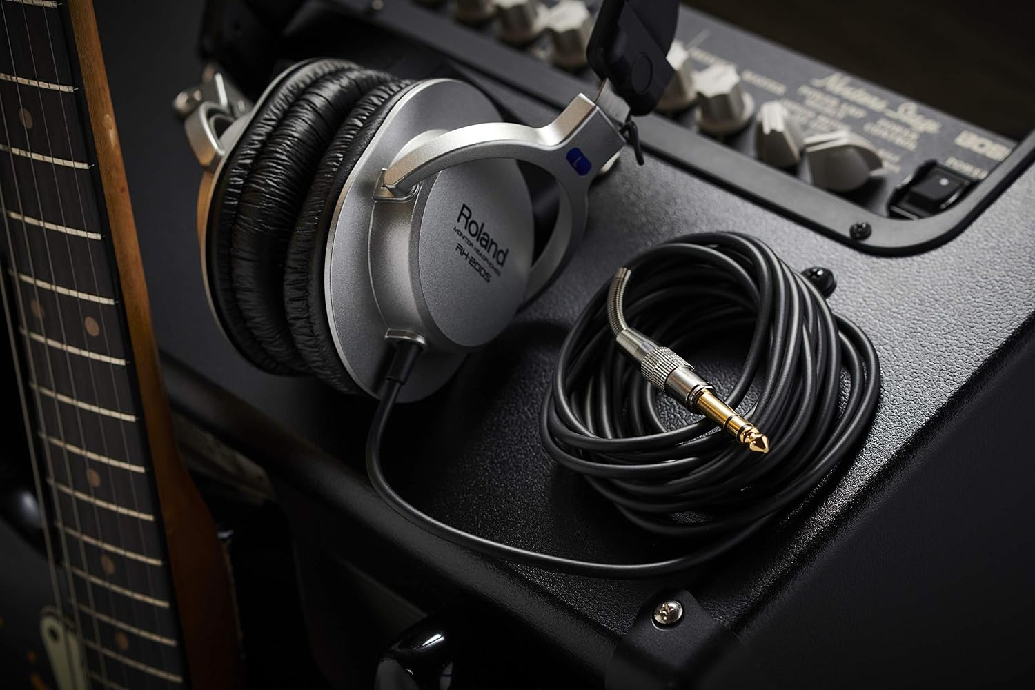 Roland Studio Quality Monitoring Headphones (RH-200S)