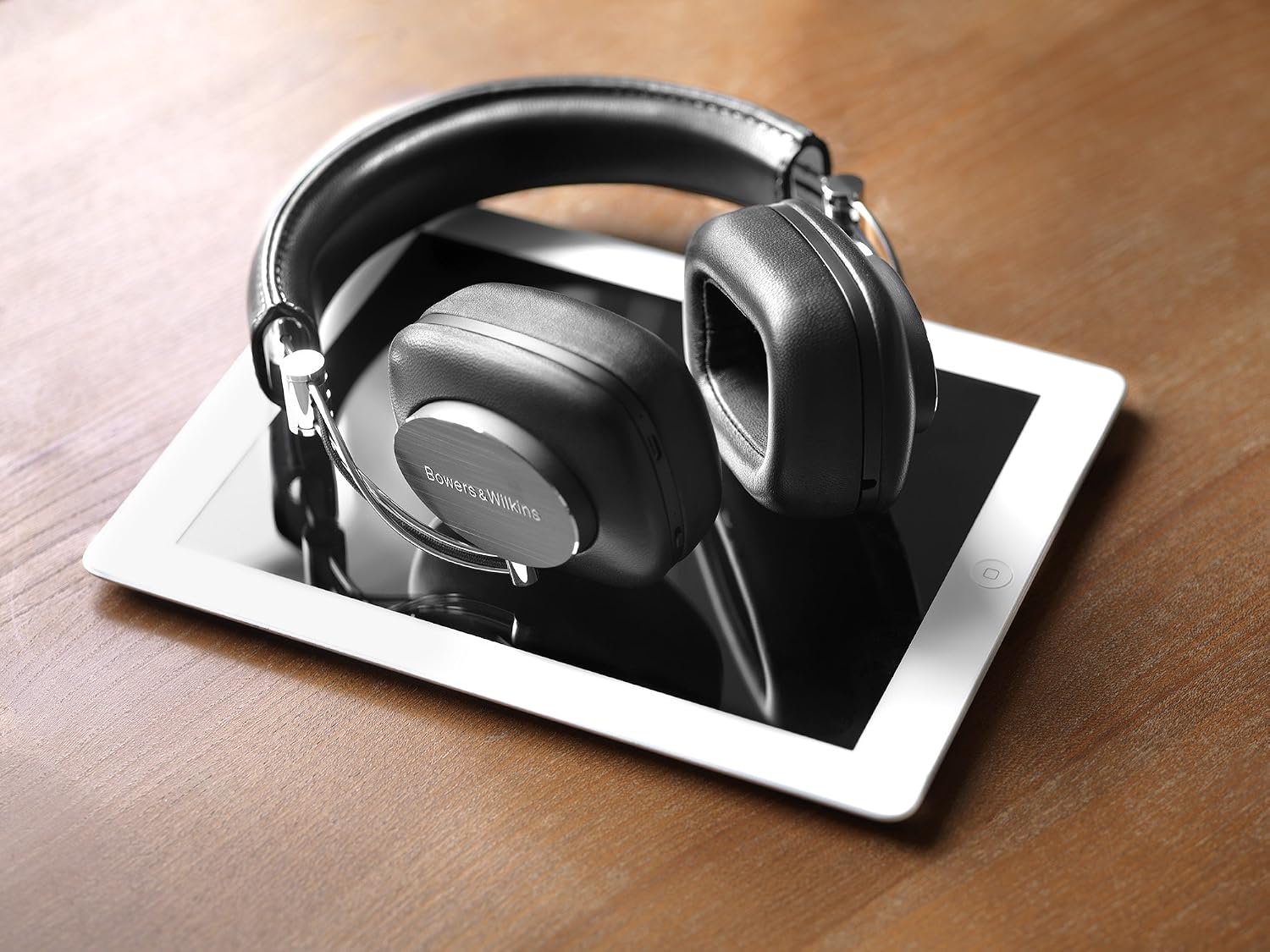 Bowers & Wilkins P7 Wireless Over Ear Headphones, Black