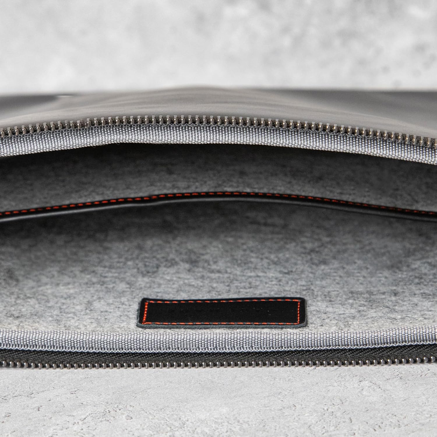 Casemade Real Leather Laptop Case/Zipped Folio Bag with Inner Pocket & Wool Lining Compatible with Apple MacBook, HP, Dell, Asus, Levovo (16 Inch - Black)
