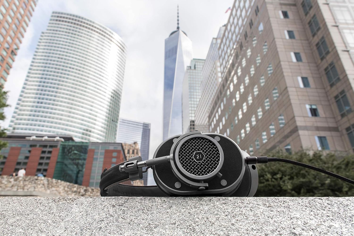 Master & Dynamic MH40 Over-Ear Headphones with Wire - Noise Isolating with Mic Recording Studio Headphones with Superior Sound