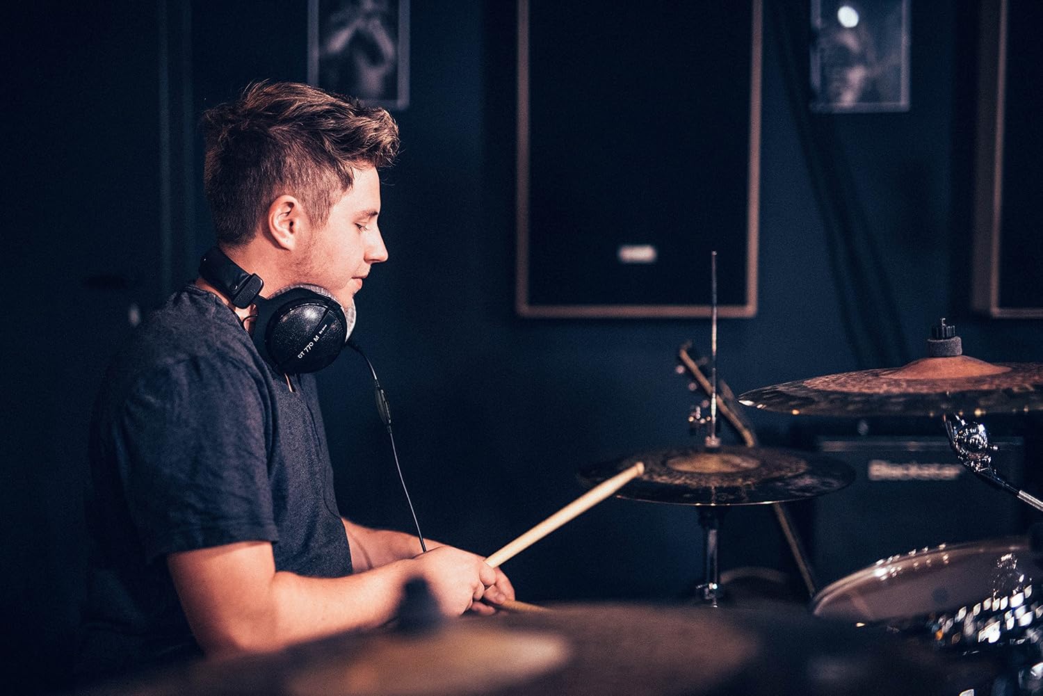 beyerdynamic DT 770 M, 80 Ohm, Closed Back, Over Ear, Wired Professional Studio Headphones, 3 m Straight Cable, Very Tight Fit, Great for Drummers & Front of House. Black w Black Leatherette Ear Pads